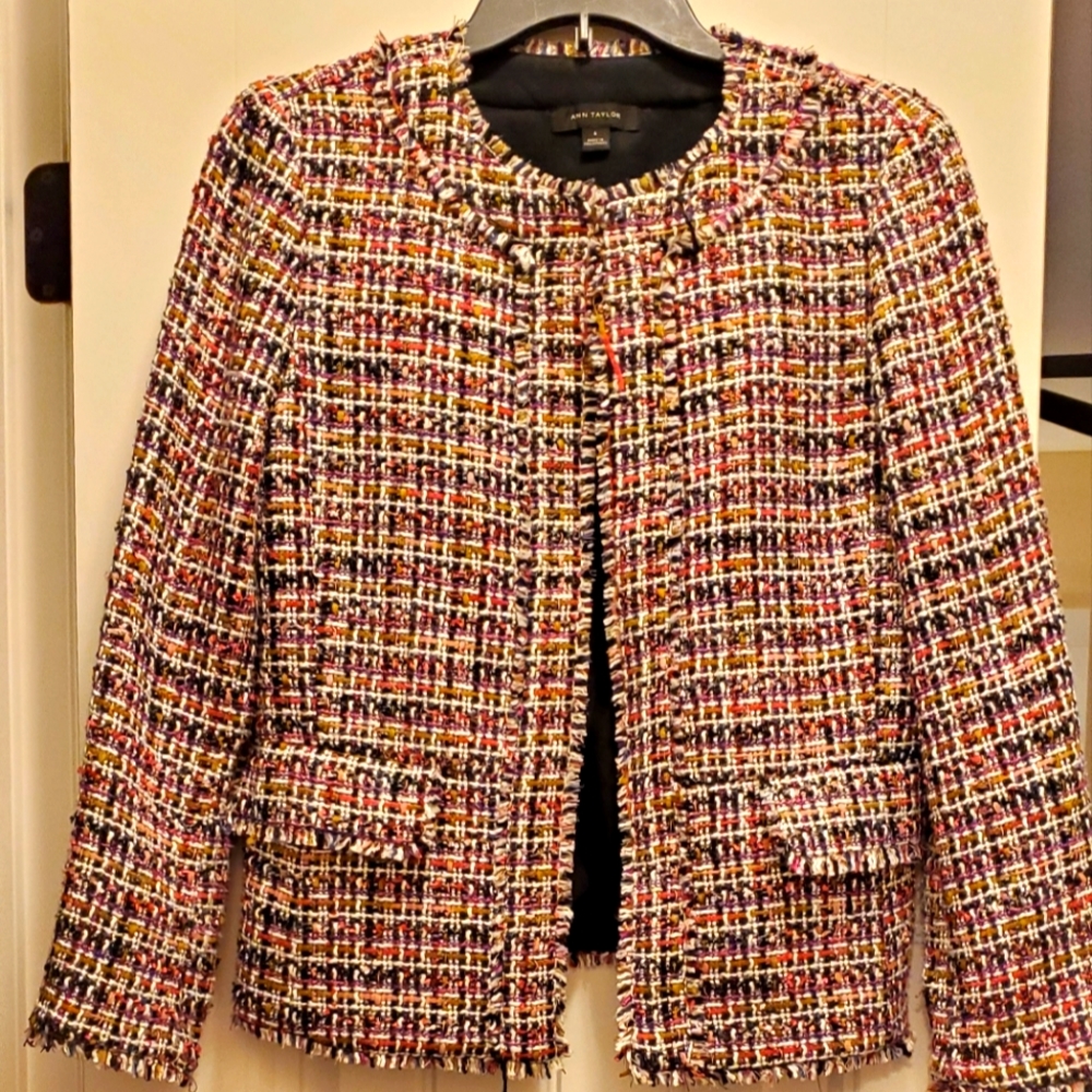 Ann Taylor Tweed Blazer (Size 6)